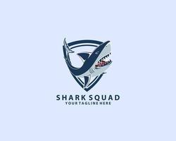 plantilla de diseño de logotipo de protección de tiburón con color azul plano monocromo. combinación entre pez escudo y pez tiburón. vector