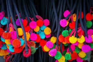 Fondo de tela de bolas de colores, trabajo hecho a mano en Tailandia foto