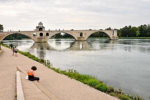 puente sobre el río foto