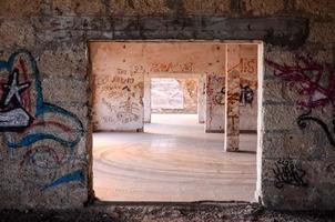 antiguo edificio abandonado foto