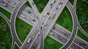 intersección de carreteras en el medio de la ciudad con mucho tráfico - vista desde arriba, alejándose video