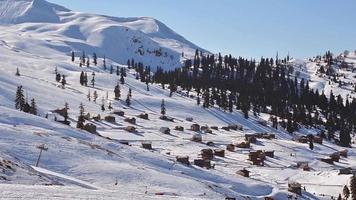 maisons en bois dans les montagnes video