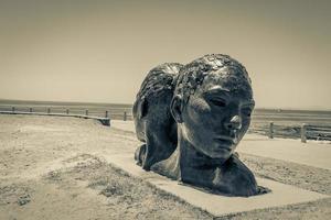 ciudad del cabo cabo occidental sudáfrica 2018 estatua de cabezas azules en ciudad del cabo. arte de sudáfrica. foto