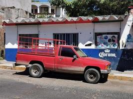 puerto escondido oaxaca mexico 2023 varias camionetas mexicanas autos 4x4 vehiculos todoterreno mexico. foto