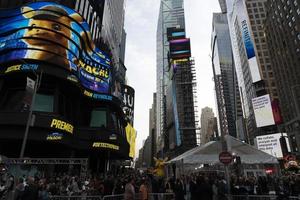 nueva york, estados unidos - 7 de mayo de 2019 - estreno de detective pikachu en times square foto