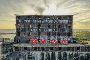 la terminal de granos de gancho rojo en el barrio de gancho rojo de brooklyn, nueva york, 2022 foto