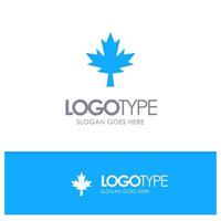 logotipo sólido azul de arce de hoja de canadá con lugar para eslogan vector