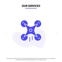 nuestra tecnología de servicios imagen de cámara de drone icono de glifo sólido plantilla de tarjeta web vector