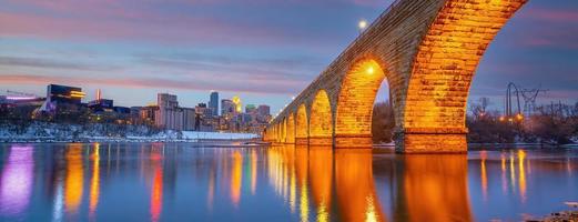 minneapolis centro ciudad horizonte paisaje urbano de minnesota en estados unidos foto