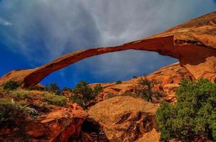 vista del arco del paisaje en el parque nacional arches, utah. foto