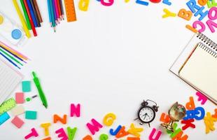 letras plásticas multicolores del alfabeto inglés, útiles escolares de papelería foto