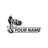 diseño de logotipo de corredor de motos de pie, soporte de motos deportivas de crucero de gran potencia sobre fondo blanco vector
