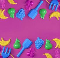 juguetes de plástico para niños en forma de fruta foto
