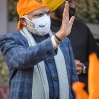 nueva delhi, india, 26 de diciembre de 2022 - primer ministro indio shri. narendra modi habla durante el programa 'veer baal diwas' en el estadio nacional major dhyan chand en nueva delhi foto