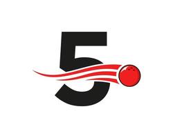 logotipo de bolos de la letra 5. símbolo de bola de bolos con plantilla de vector de bola roja en movimiento