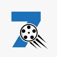 concepto de logotipo de película de letra 7 con carrete de película para señal de medios, plantilla de vector de símbolo de director de película