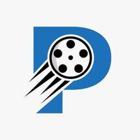 concepto de logotipo de película de letra p con carrete de película para señal de medios, plantilla de vector de símbolo de director de película