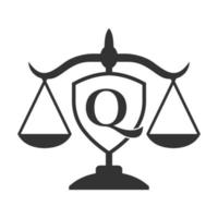 diseño del logotipo del bufete de abogados en la letra q con signo de escudo. logotipo de la ley, abogado y justicia, abogado de la ley, legal, servicio de abogado, bufete de abogados, plantilla de logotipo de escala vector