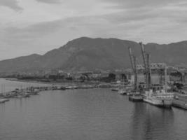 la ciudad italiana de palermo foto