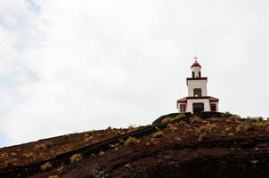 iglesia en la colina foto