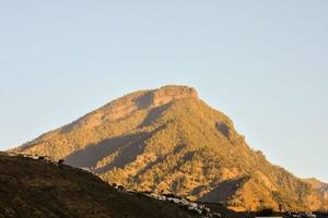 paisaje de montaña en verano foto