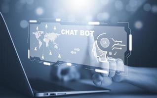 hombre que usa una computadora portátil y un bot de chat de barra táctil con ai, inteligencia artificial, sistema de inteligencia artificial y chatbot de inteligencia artificial, chatbot digital, aplicación de robot, conversación foto