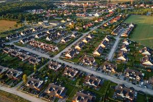 barrio suburbano en la ciudad de Europa, vista aérea foto