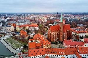 paisaje urbano del panorama de wroclaw en polonia, vista aérea foto