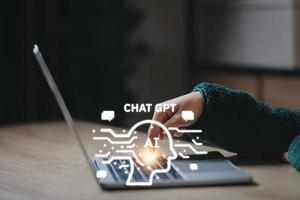 chatbot digital táctil para proporcionar acceso a información y datos en la red en línea, aplicación de robot y conexión global, ai, inteligencia artificial, innovación. foto