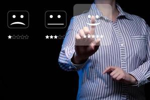 usuario comentarios y negocio actuación evaluación. clasificación de productos y servicios foto