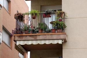 pequeña ventana en la gran ciudad. foto