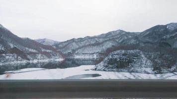 fuertes nevadas en el pueblo de heike no sato en la prefectura de tochigi, ciudad de nikko, japón video