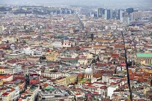 paisaje urbano de Nápoles en Italia foto