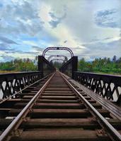 ferrocarril puente en katugasthota, sri lanka foto