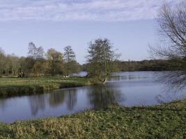 lago en el alemán Munsterland foto