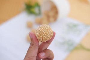 round cake filled with green beans as a background photo