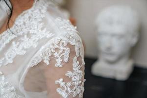 niña en un Boda vestir de cerca foto