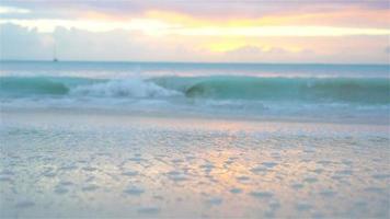 asombrosa hermosa puesta de sol en una exótica playa caribeña video