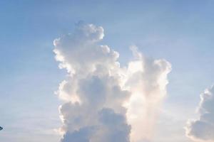 hermoso panorama de cielo y nubes foto