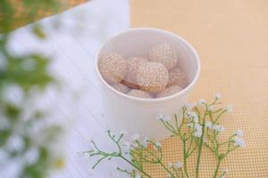 round cake filled with green beans as a background photo