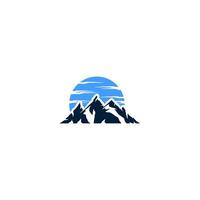 diseño de logotipo de montaña, logotipo de vistas a la montaña vector