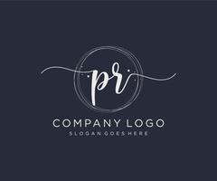 logo femenino pr inicial. utilizable para logotipos de naturaleza, salón, spa, cosmética y belleza. elemento de plantilla de diseño de logotipo de vector plano.