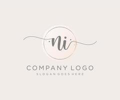 logotipo femenino ni inicial. utilizable para logotipos de naturaleza, salón, spa, cosmética y belleza. elemento de plantilla de diseño de logotipo de vector plano.