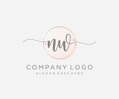 logotipo femenino inicial nw. utilizable para logotipos de naturaleza, salón, spa, cosmética y belleza. elemento de plantilla de diseño de logotipo de vector plano.