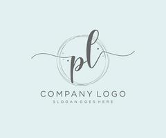 logo femenino pl inicial. utilizable para logotipos de naturaleza, salón, spa, cosmética y belleza. elemento de plantilla de diseño de logotipo de vector plano.
