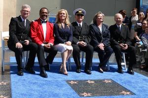 los angeles - 10 de mayo fred grandy, ted lange, jill whelan, gavin macleod, lauren tewes, bernie kopell en los cruceros princess reciben una placa de estrella honoraria como amigo del paseo de la fama de hollywood en dolby theater el 10 de mayo de 2018 en los angeles, California foto