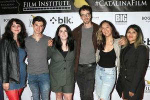 los angeles 17 de septiembre - cain se levantó miembros del elenco, mitali khare, kory getman, eunicet pamela, alyssa a angeles, matteo martignago en el festival de cine catalina en long beach el viernes, en el centro de eventos scottish rite el 17 de septiembre de 2021 en long beach , ca foto