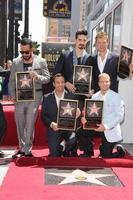 los angeles, 22 de abril - aj mclean, howie dorough, kevin richardson, brian littrell, nick carter en la ceremonia de la estrella de backstreet boys en el paseo de la fama en el paseo de la fama de hollywood el 22 de abril de 2013 en los angeles, ca foto