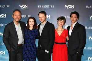 los angeles, 29 de julio - john benjamin hickey, rachel brosnahan, christopher denham, katja herbers, ashley zukerman en la gira de prensa de verano de manhattan 2015 tca en el hotel beverly hilton el 29 de julio de 2015 en beverly hills, ca foto