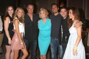 los angeles, 15 de agosto - camryn grimes, melissa ordway, eric braeden, melody thomas scot, joshua morrow, robert adamson, amelia heinle en el evento the young and the restless fan club en el universal sheraton hotel el 15 de agosto de 2015 en universal city , ca foto